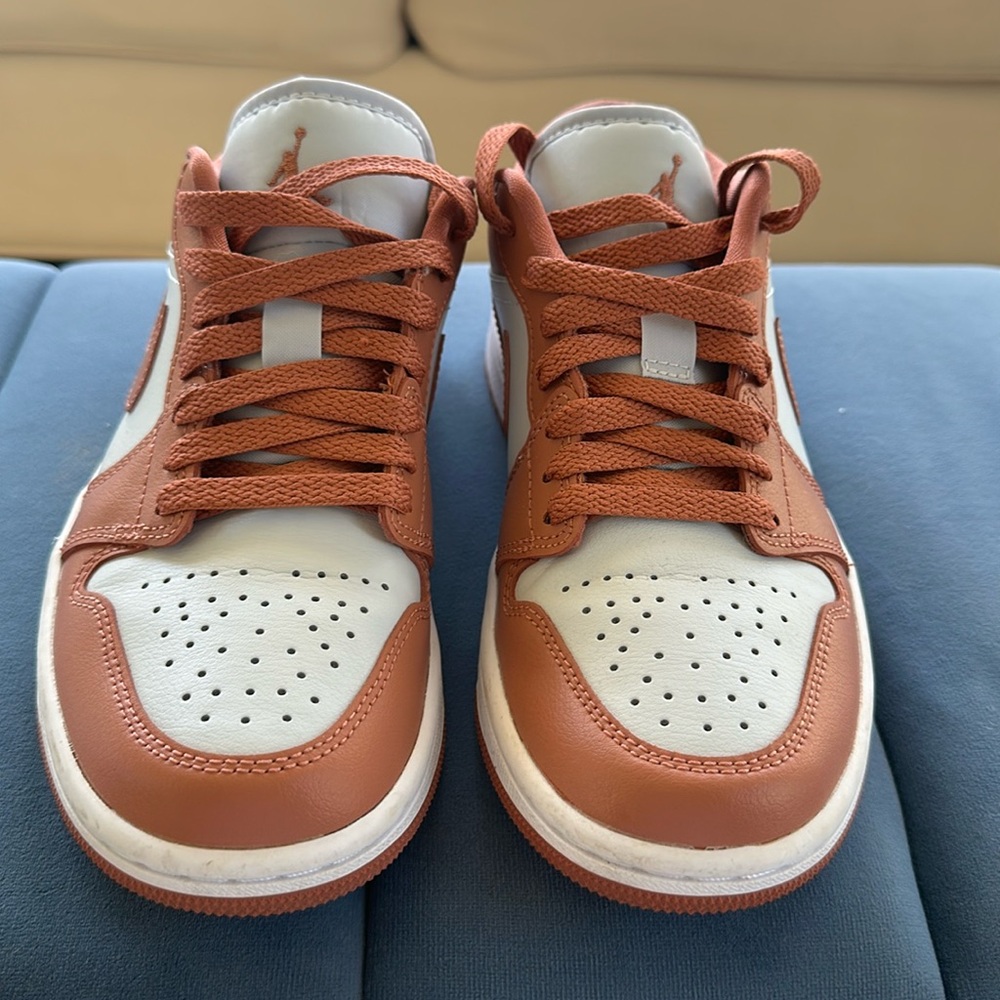 Women’s Nike Dunks Size 6